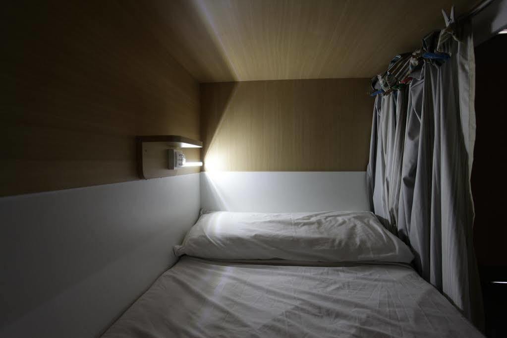 Factory Hostels Barcellona Esterno foto
